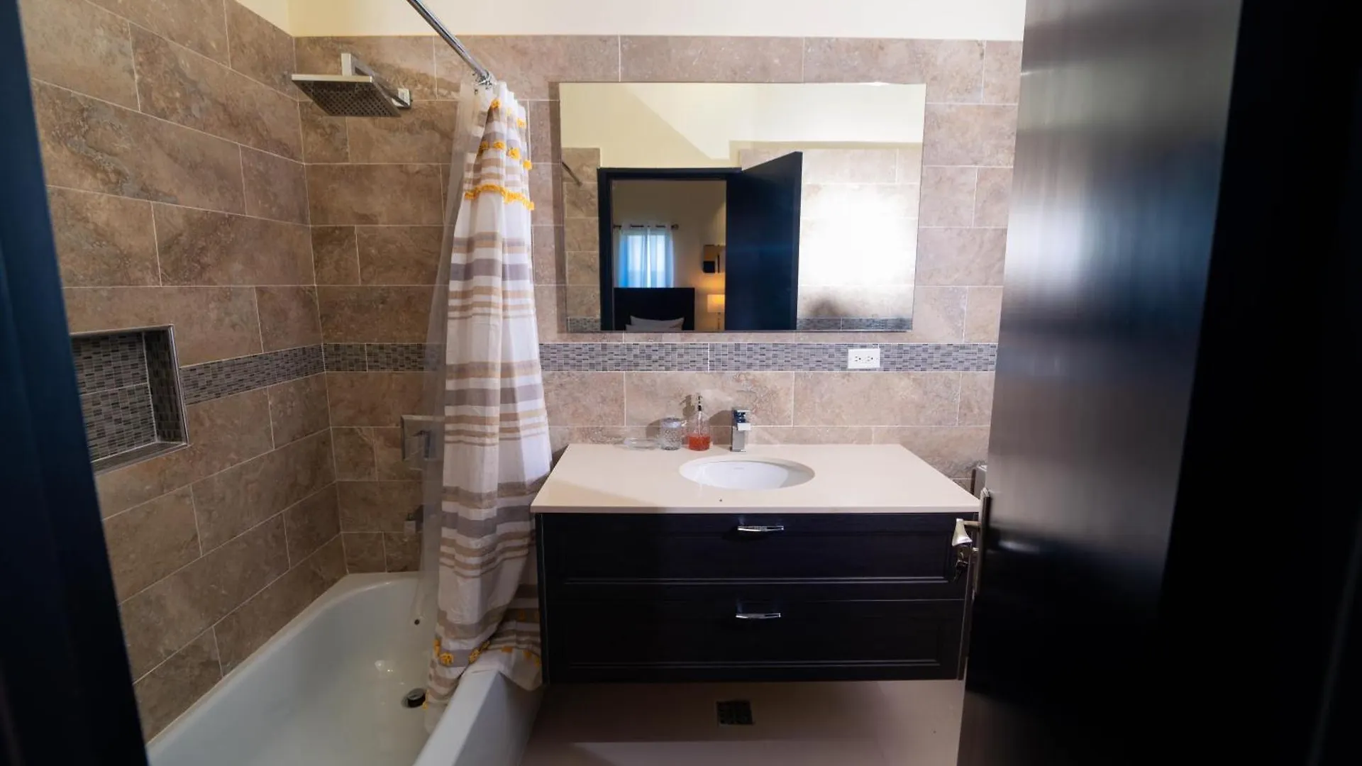 Pensjonat Pyramid Dreamstay 67 Ocho Rios Jamajka